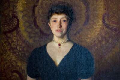 "Isabella Stewart Gardner" by John Singer Sargent in the Gothic Room. (Jesse Costa/WBUR)